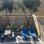 בית נופש 4 Bedroom With Private Pool *