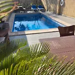 4 Bedroom With Private Pool *