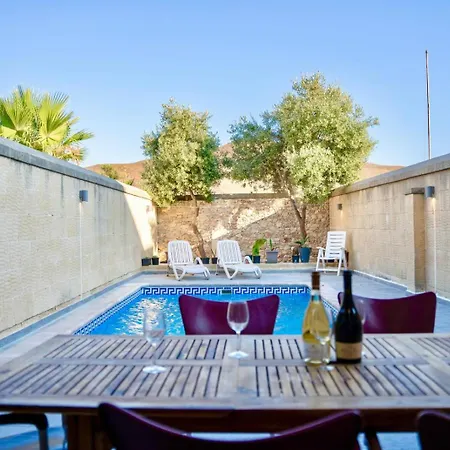 4 Bedroom With Private Pool