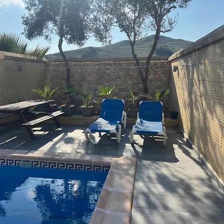 4 Bedroom With Private Pool בית נופש
