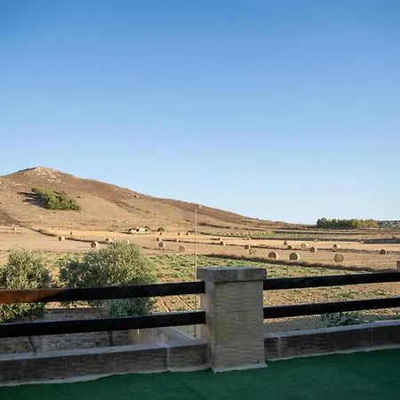 4 Bedroom With Private Pool Semesterbostad *