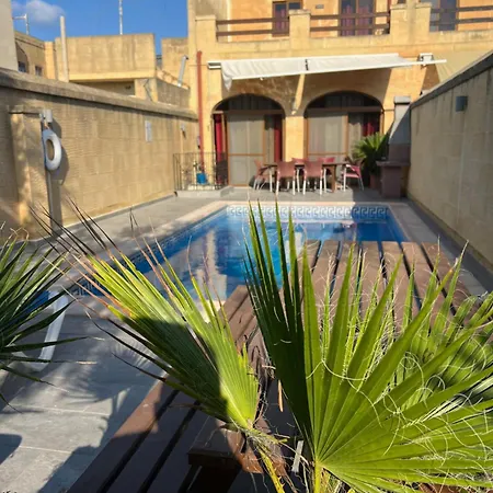 4 Bedroom With Private Pool