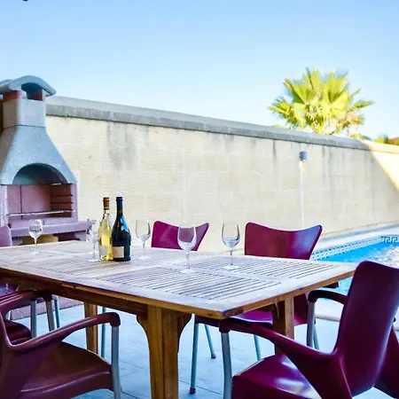 4 Bedroom With Private Pool Holiday home *