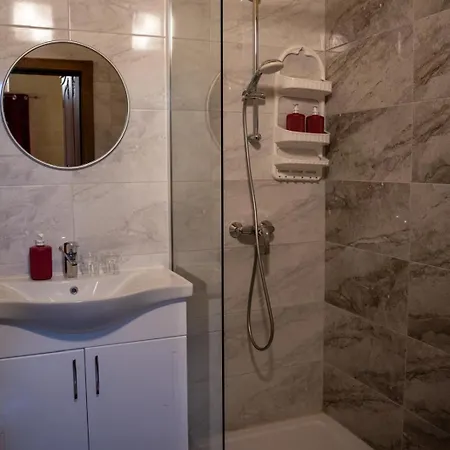 4 Bedroom With Private Pool Ferienhaus Għarb