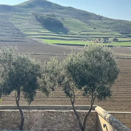 4 Bedroom With Private Pool Semesterbostad *