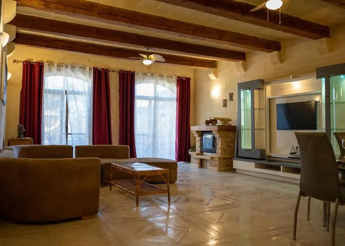 4 Bedroom With Private Pool *