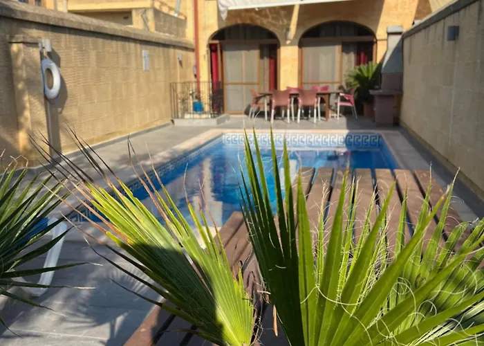 4 Bedroom With Private Pool