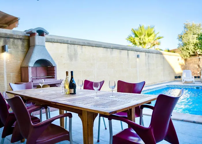 4 Bedroom With Private Pool Σπίτι διακοπών *